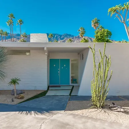 Private Mid Century Modern Architectural Home